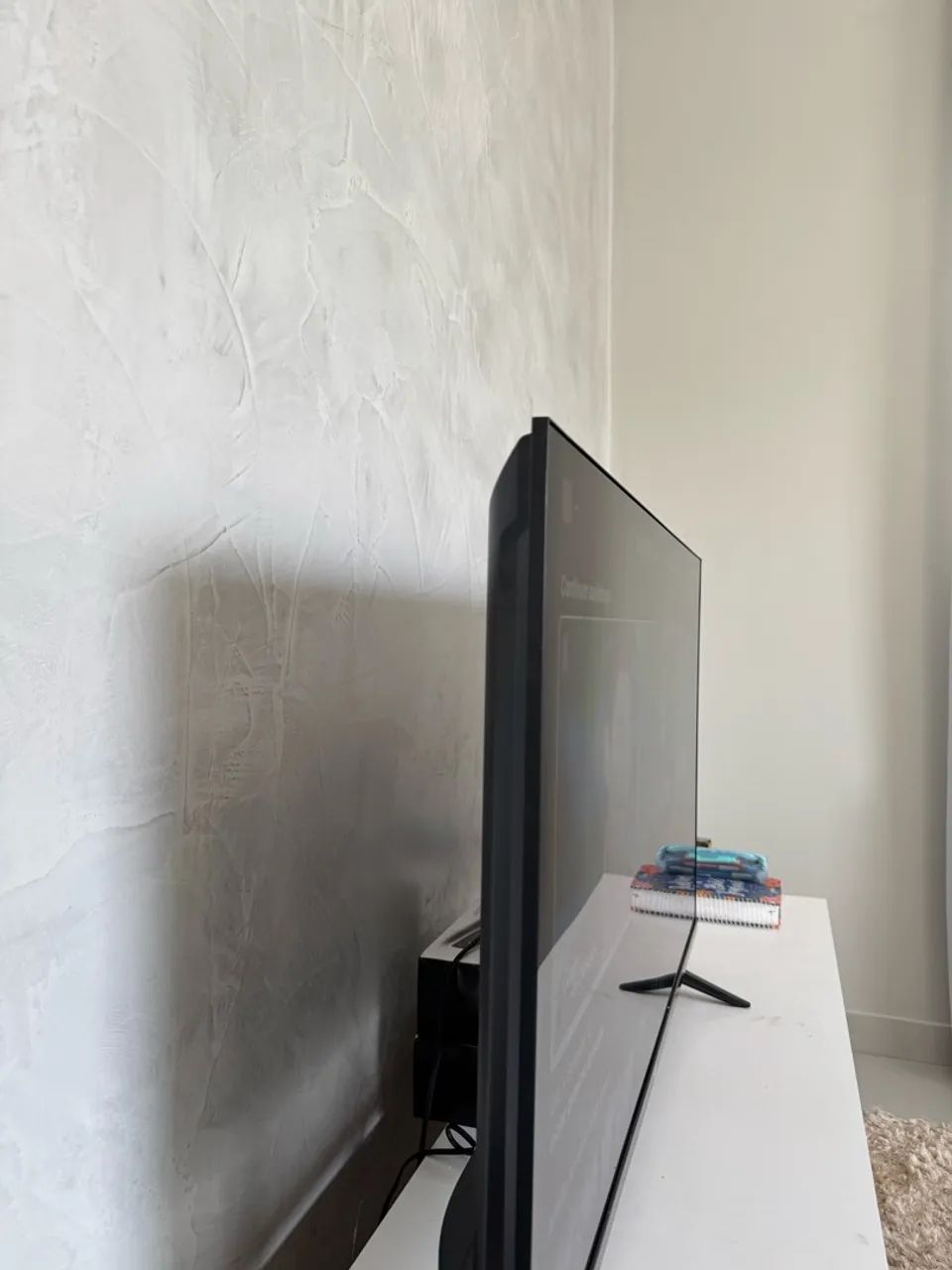 TV 43 polegadas AOC full HD RokuTV borda fina - Foto 3