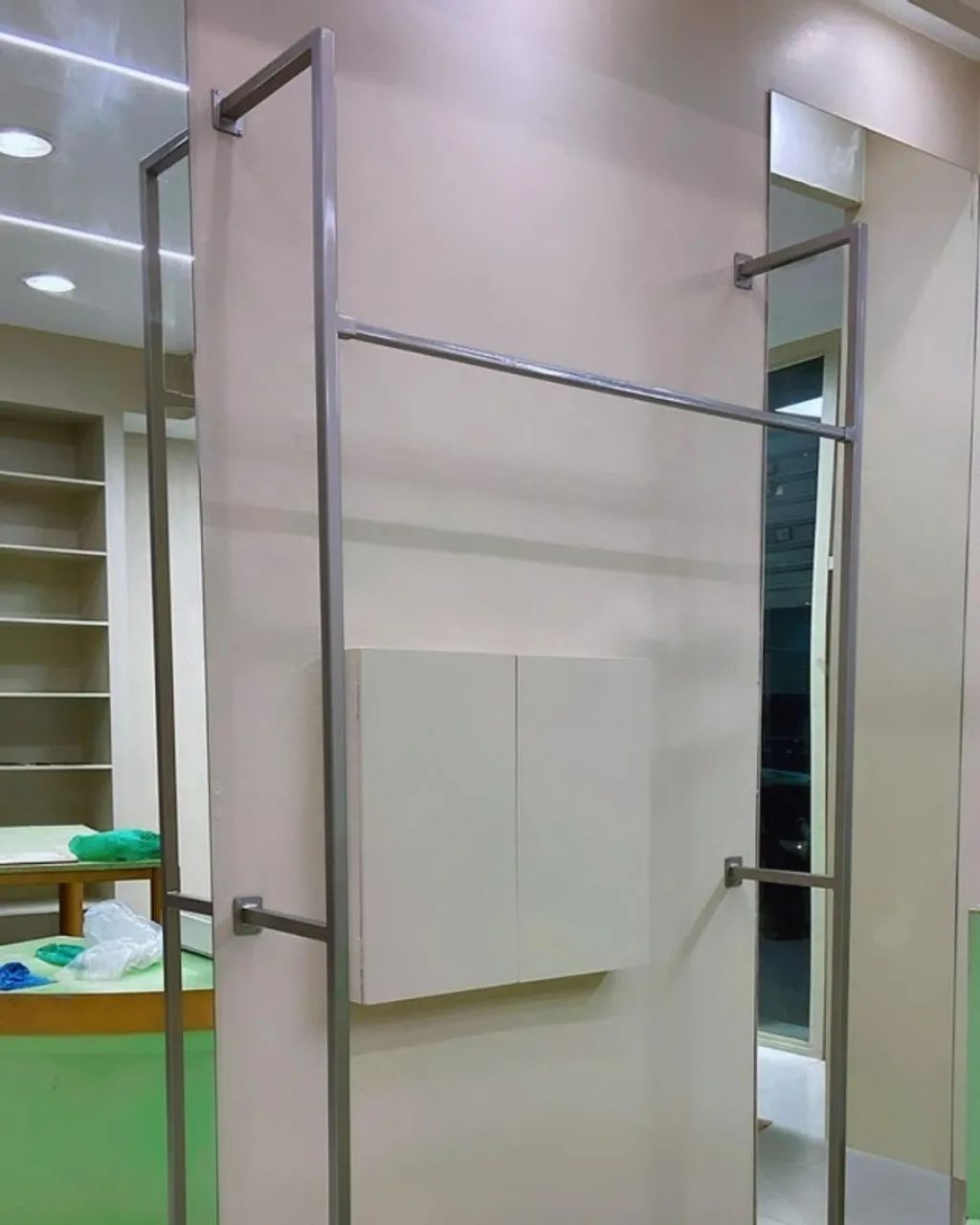ARARAS EM INOX - ORGANIZAÇÃO COM DESIGN SOFISTICADO - Foto 5