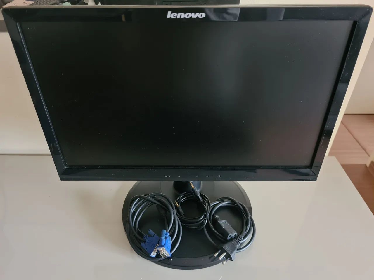 Monitor LED HD 19 polegadas com cabos e entrada de som - Barato - Foto 2