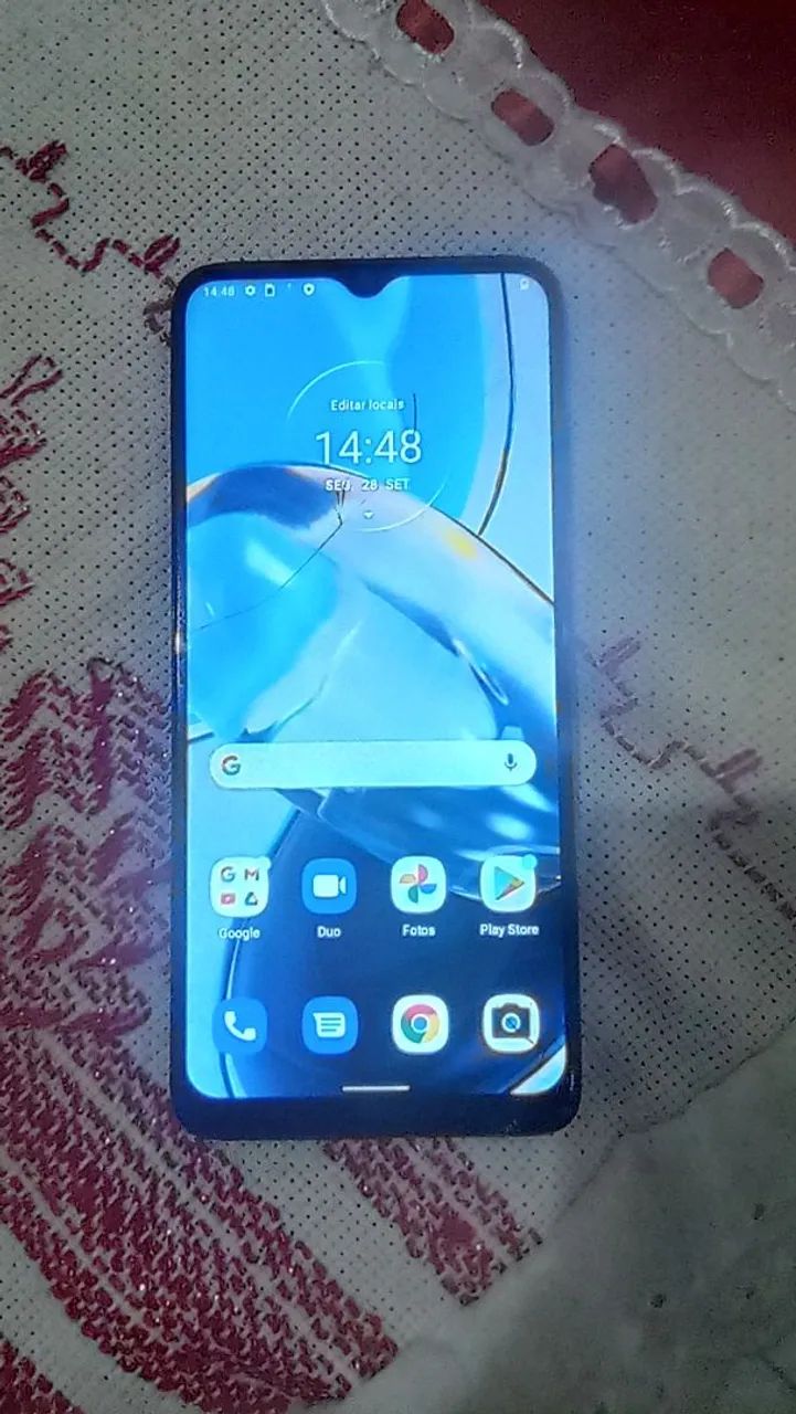 CELULAR MOTO E22 TELA LEVEMENTE TRINCADA 