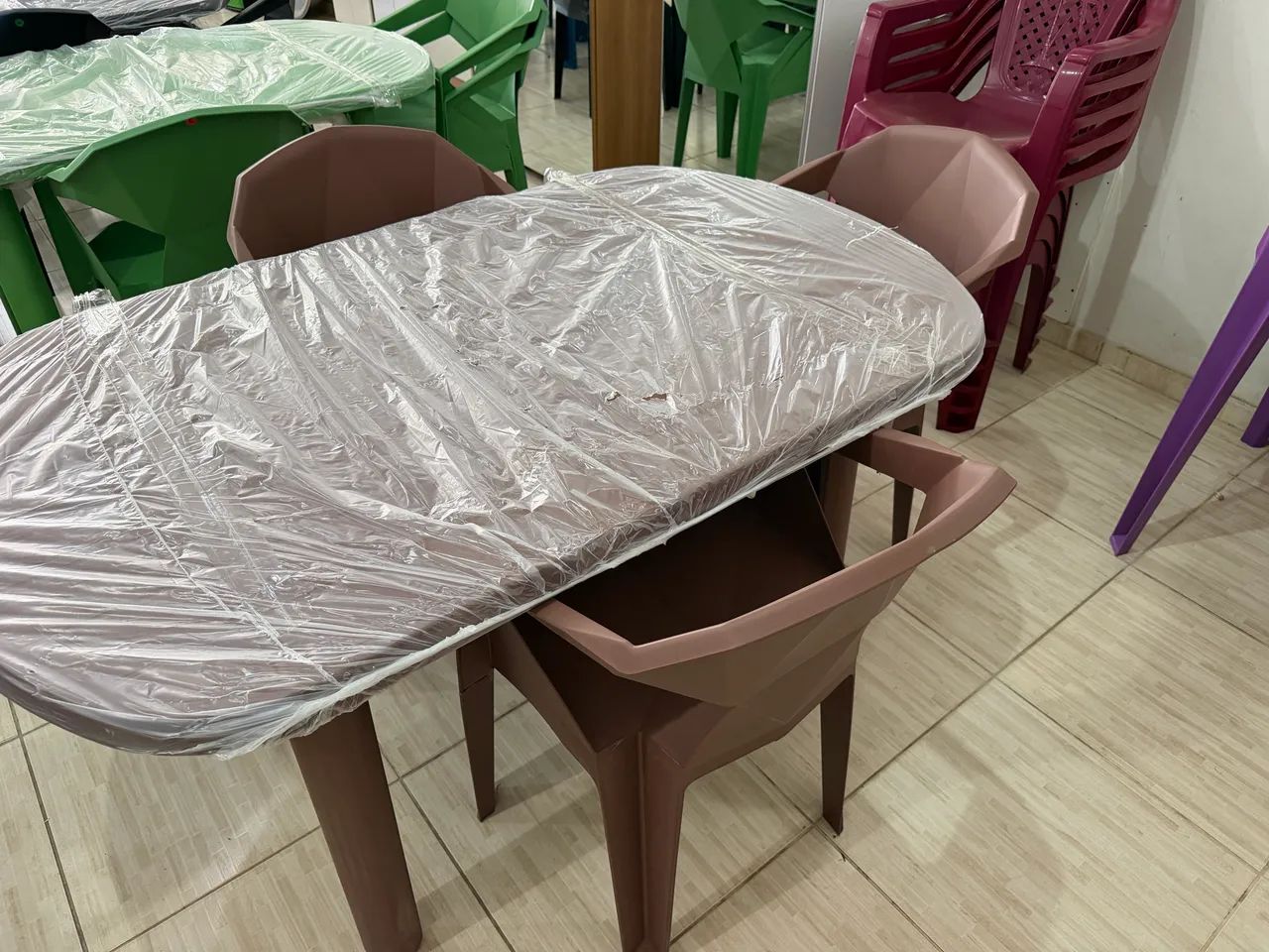MESA OVAL GRANDE CADEIRAS 3D - Foto 3