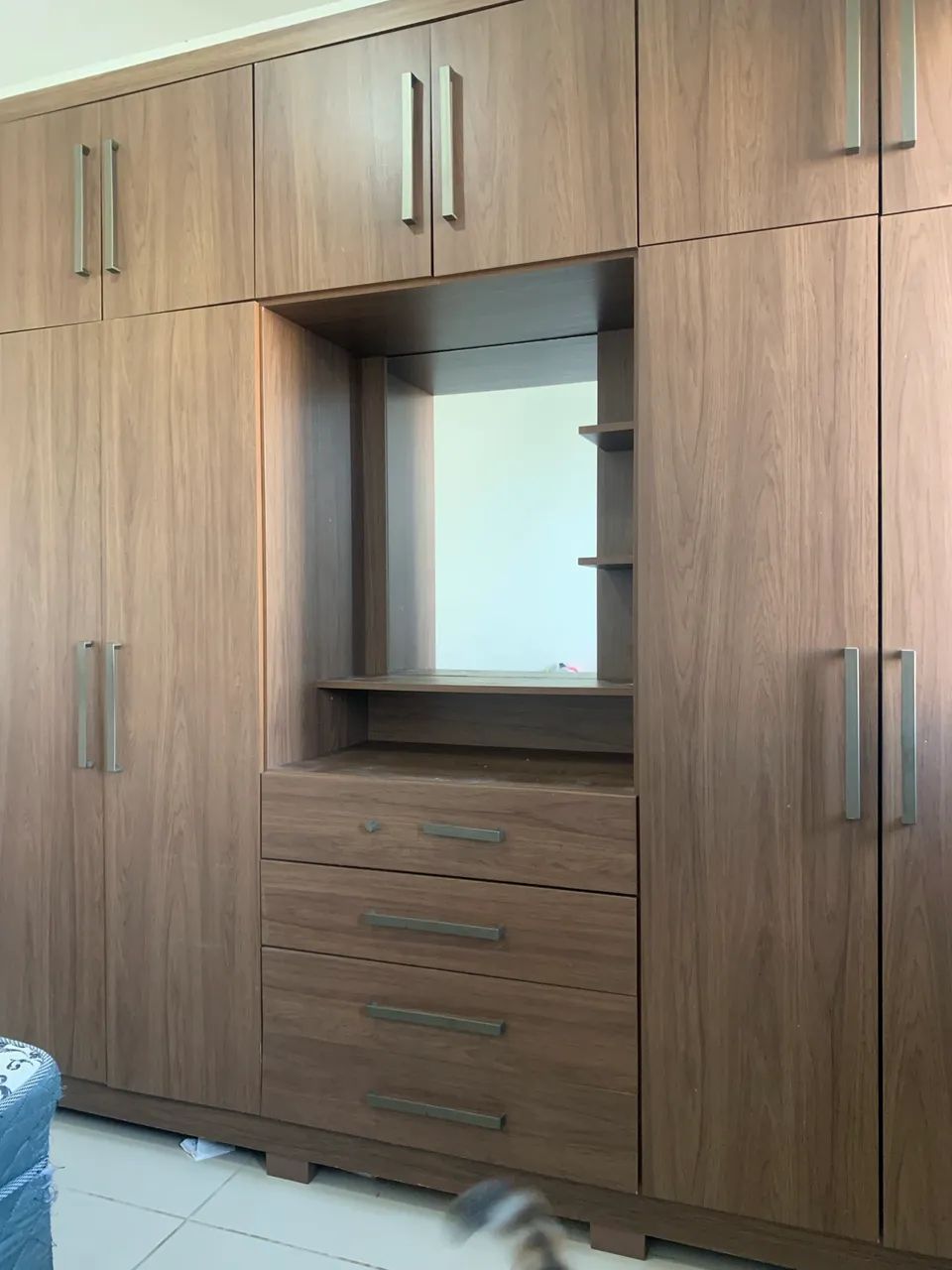 VENDE-SE / ACEITO TROCAS - GUARDA-ROUPA - Foto 2