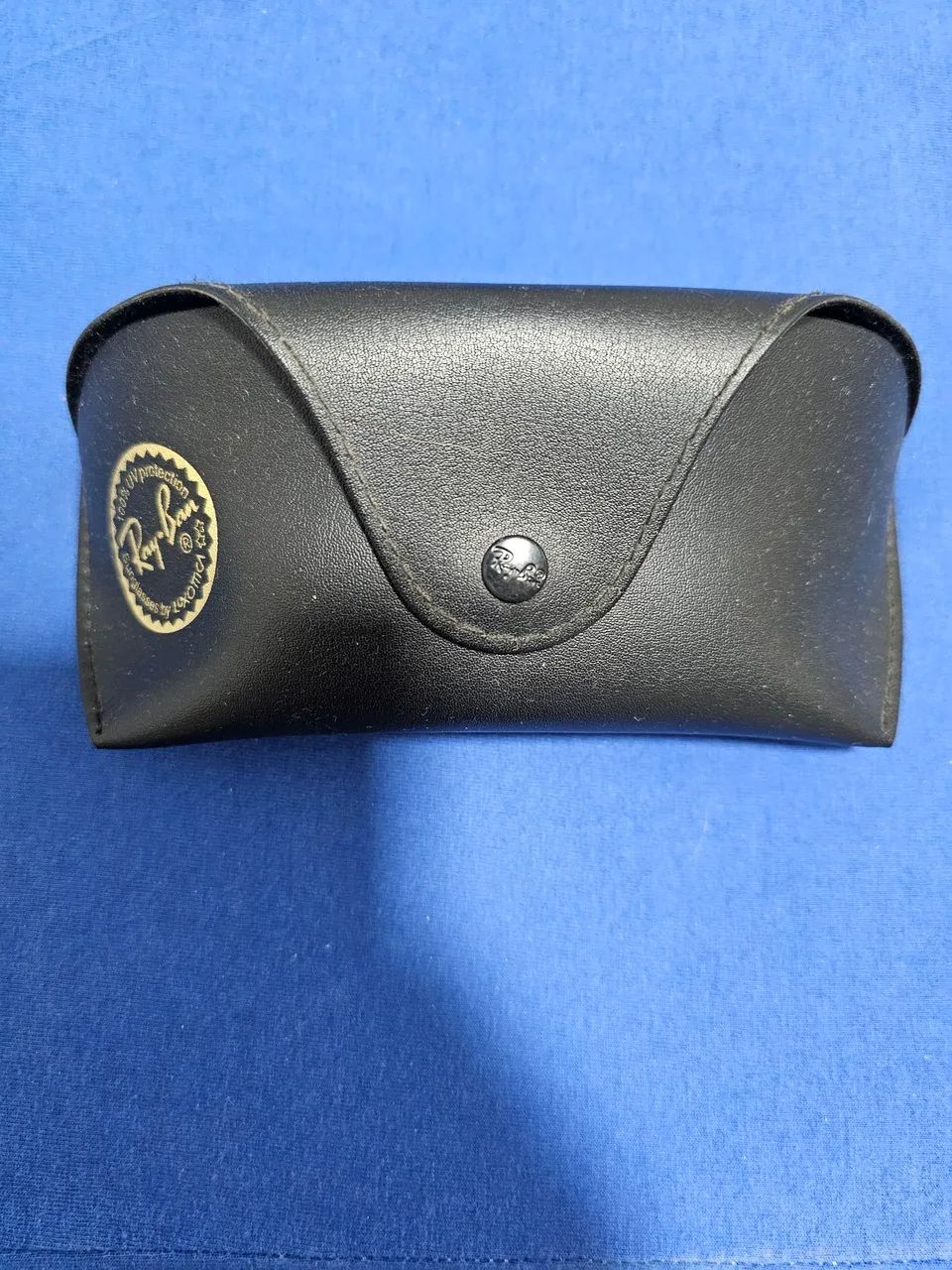 Estojo Original Ray-Ban Justin na cor Preto.