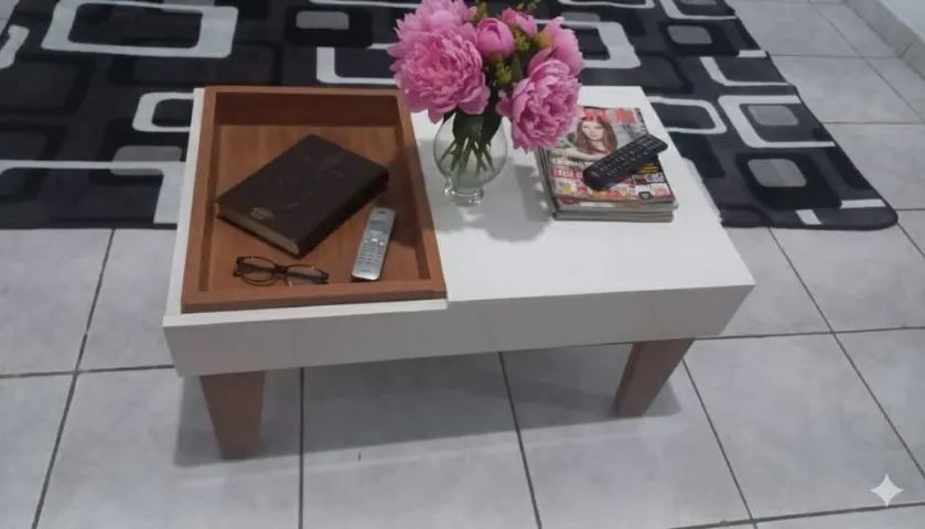 Mesa de centro. Perfeita, linda e compacta. O toque de sofisticação que sua sala precisa 