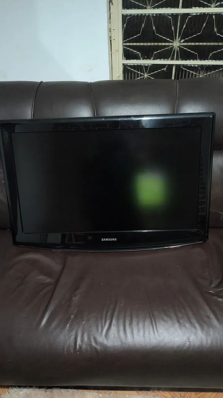 Tv Samsung não é smart e vai com o conversor  - Foto 2