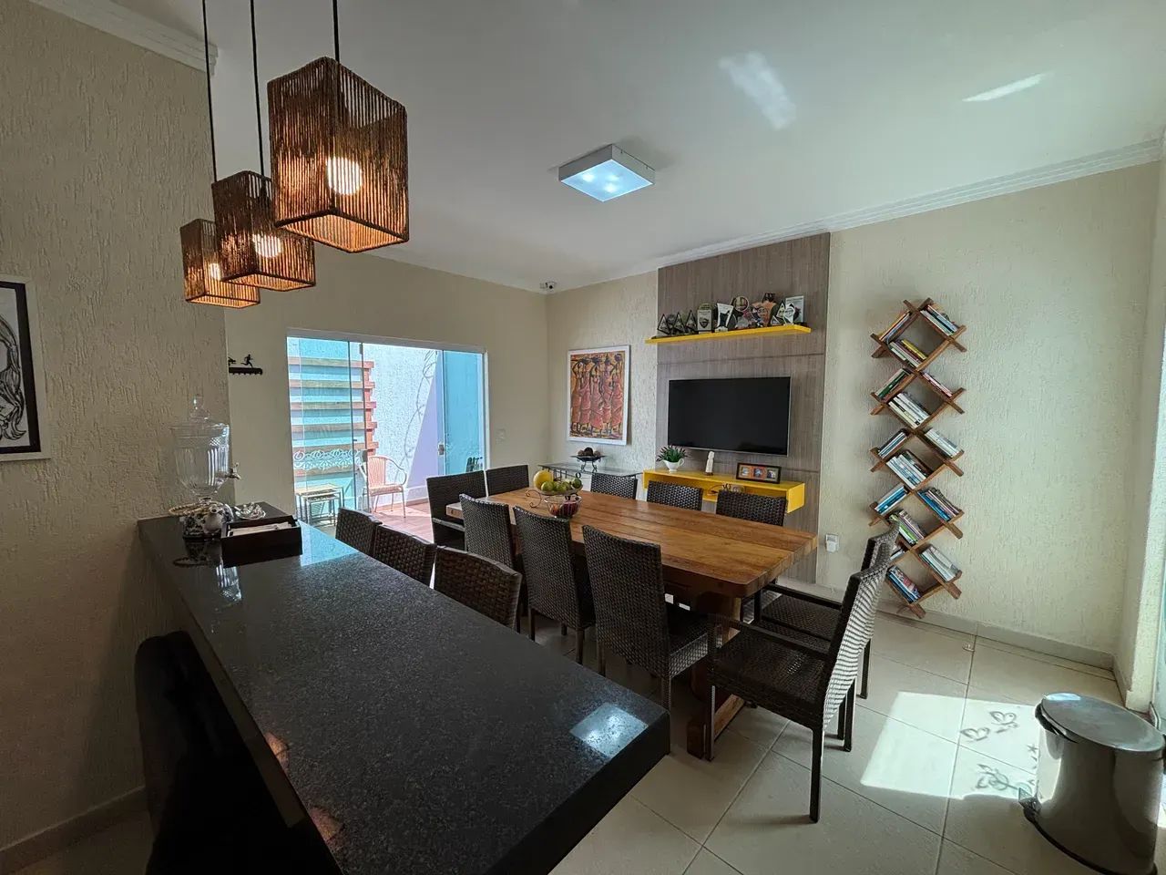 Casa completa e funcional, varanda gourmet e sistema fotovoltaico em JD Botanico - Foto 3