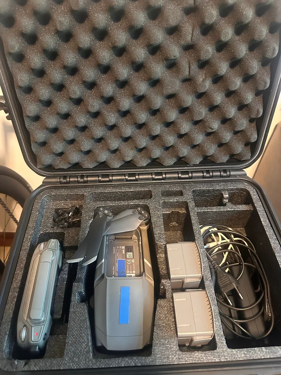 Drone DJI Mavic 2 Pro Hasselblad Fly More com case estilo Pelican