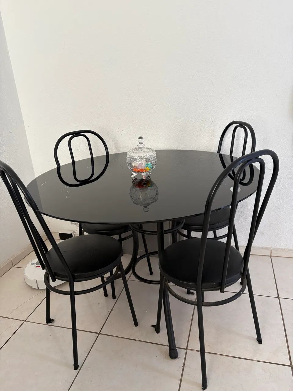 Mesa de vidro com 4 cadeiras  - Foto 3