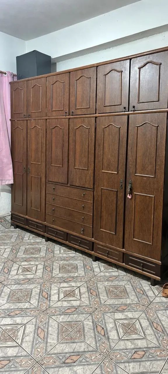 Guarda roupa de sucupira 