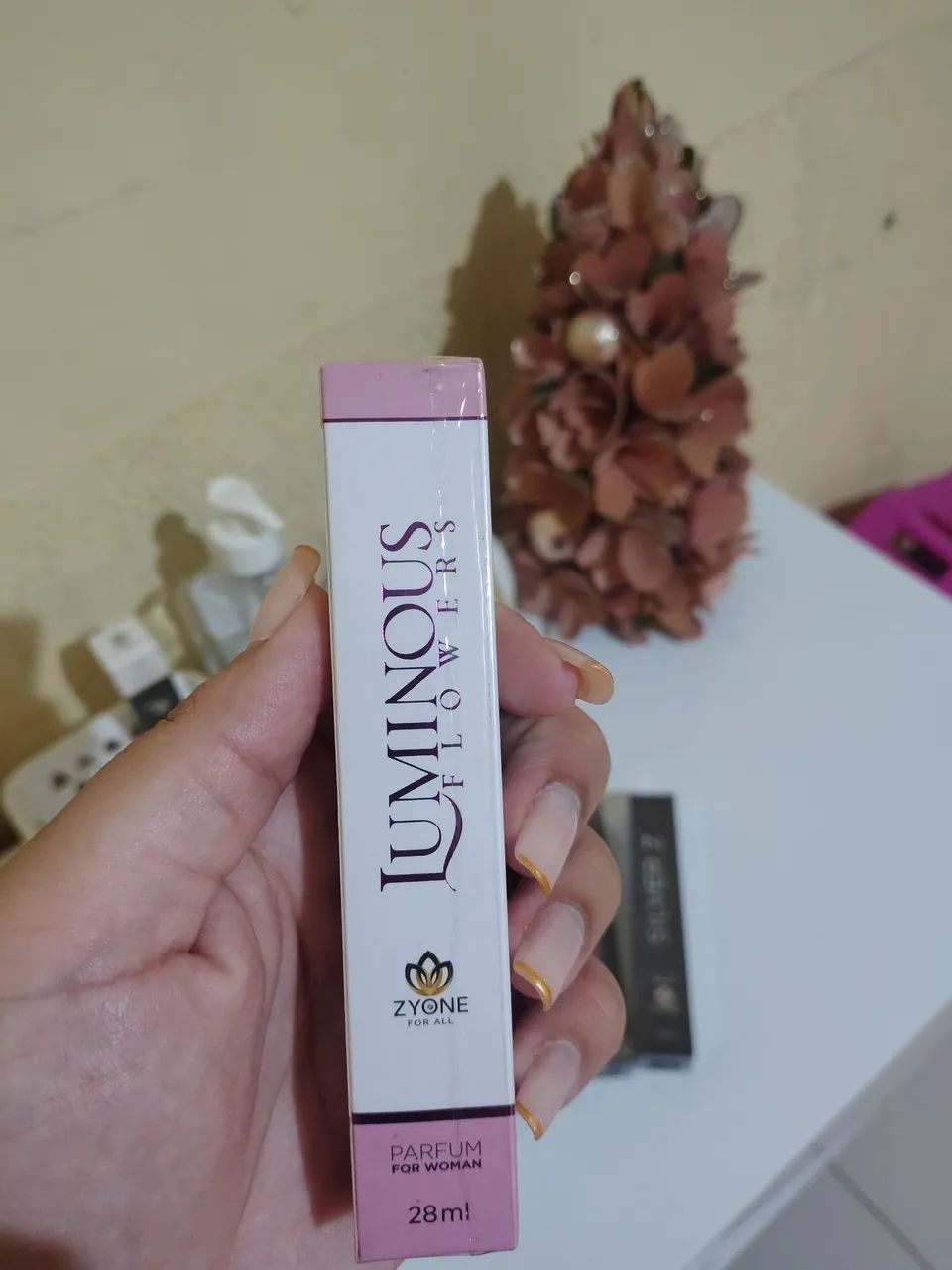 Vendo perfumes zyone femininos  - Foto 4