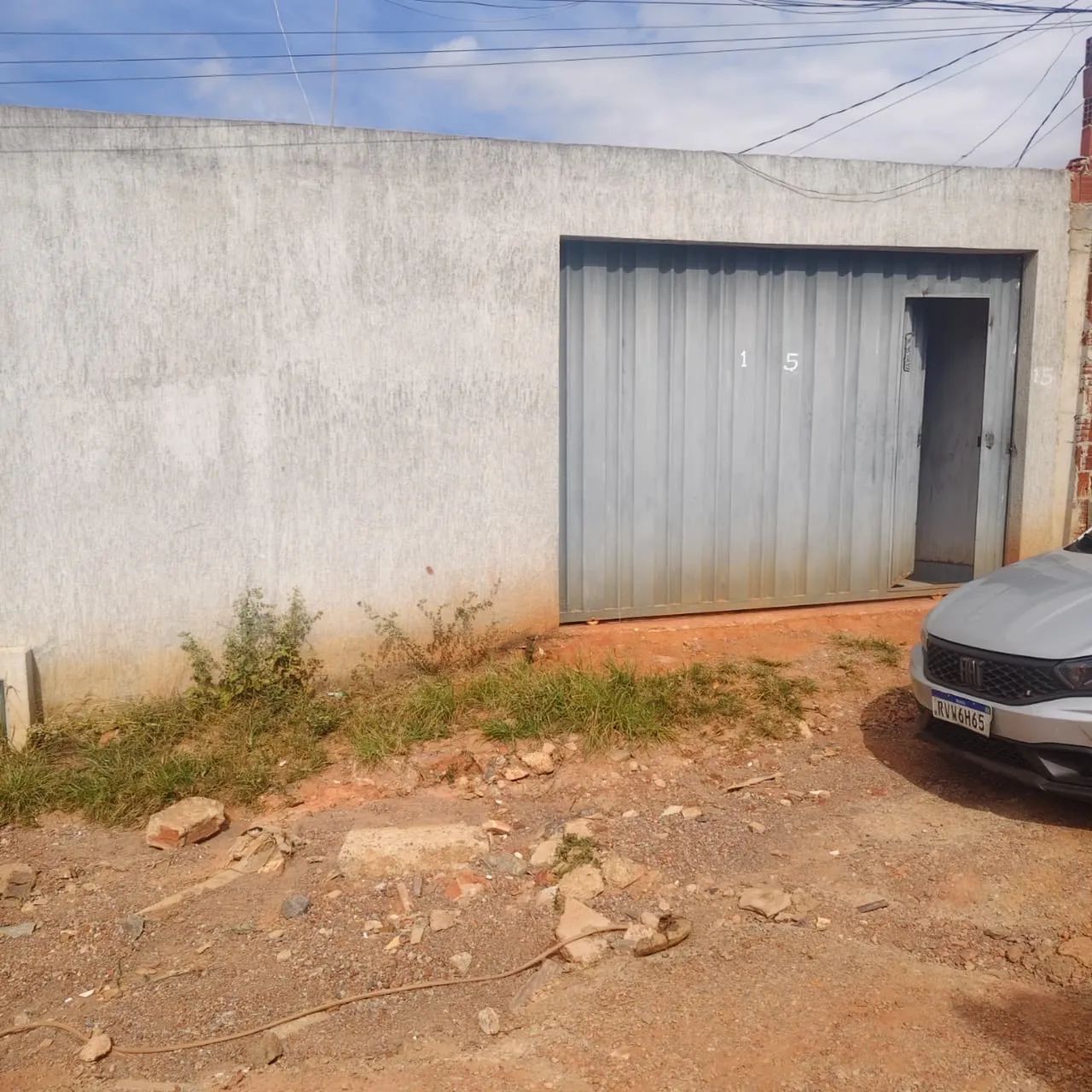 CASA 2 QUARTOS NO LOTE DE 200 METROS COM ESPAÇO PARA AREIA GOURMET 