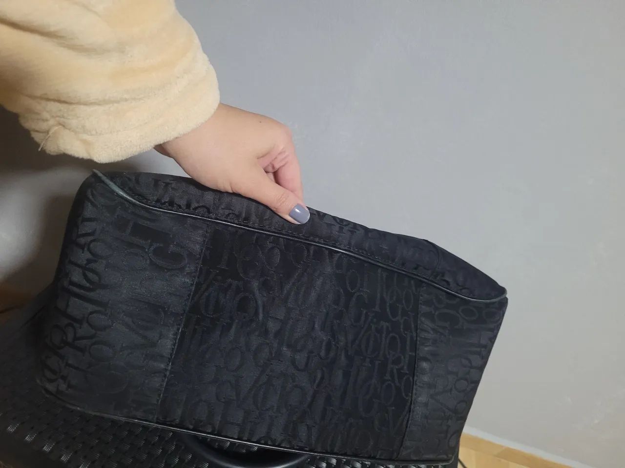 Bolsa original victor hugo Dalia perfeito estado usada - Foto 4