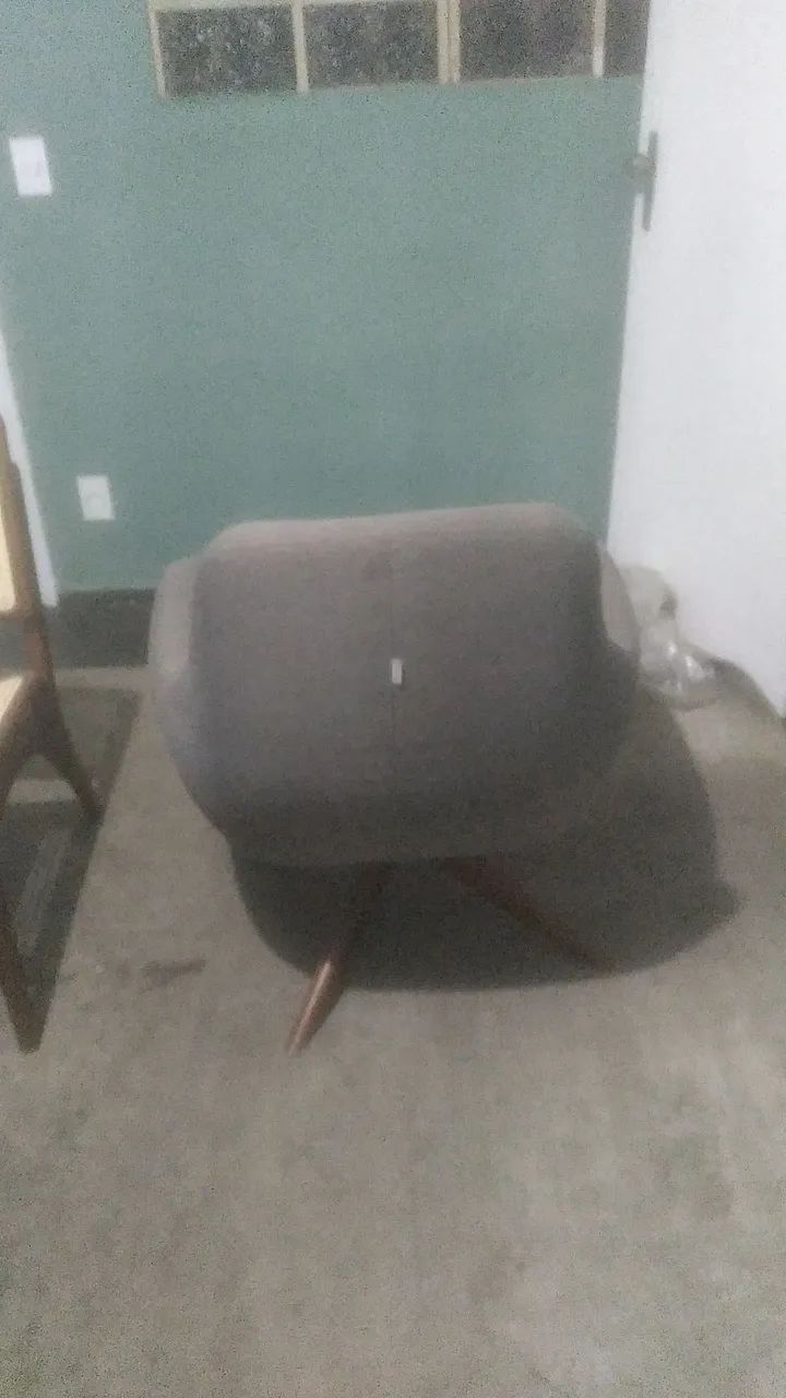 Poltrona  giratoria da Casa de Pedra 