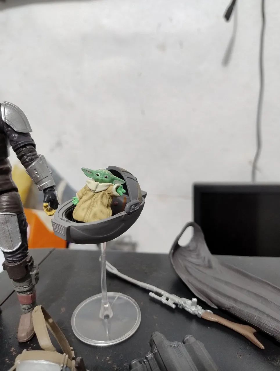 Figura Articulada Mandaloriano e Grogu Star Wars - Foto 3