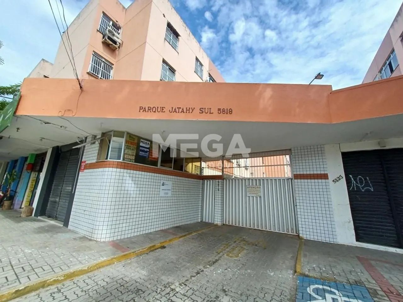 Apartamento com 4 quartos no bairro Montese em Fortaleza, CE