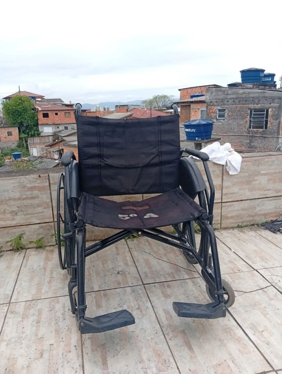 Vendo cadeira de rodas  - Foto 2