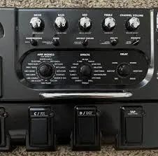 Pedaleira Line 6 Pod Plus e Floor