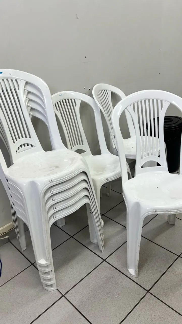 Cadeira de Plástico Branca Tramontina
