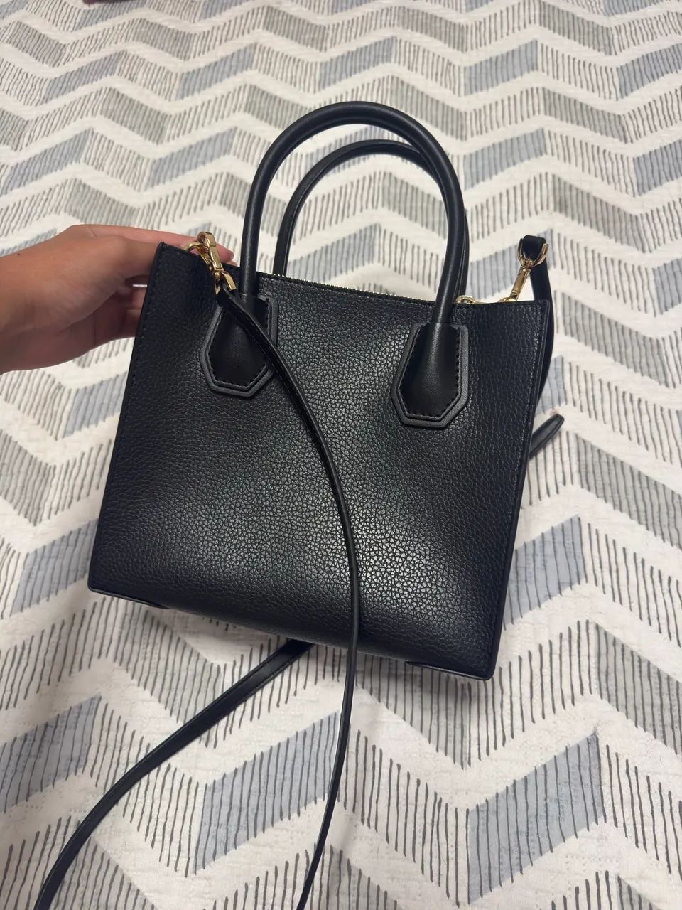 Bolsa Michael kors em couro preta 