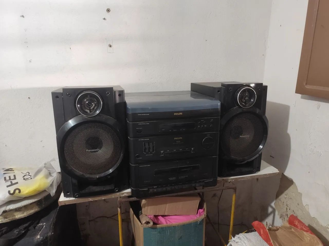 Micro System Philips K35 com Toca-Discos, Rádio e Toca-Fitas + Caixas Panasonic