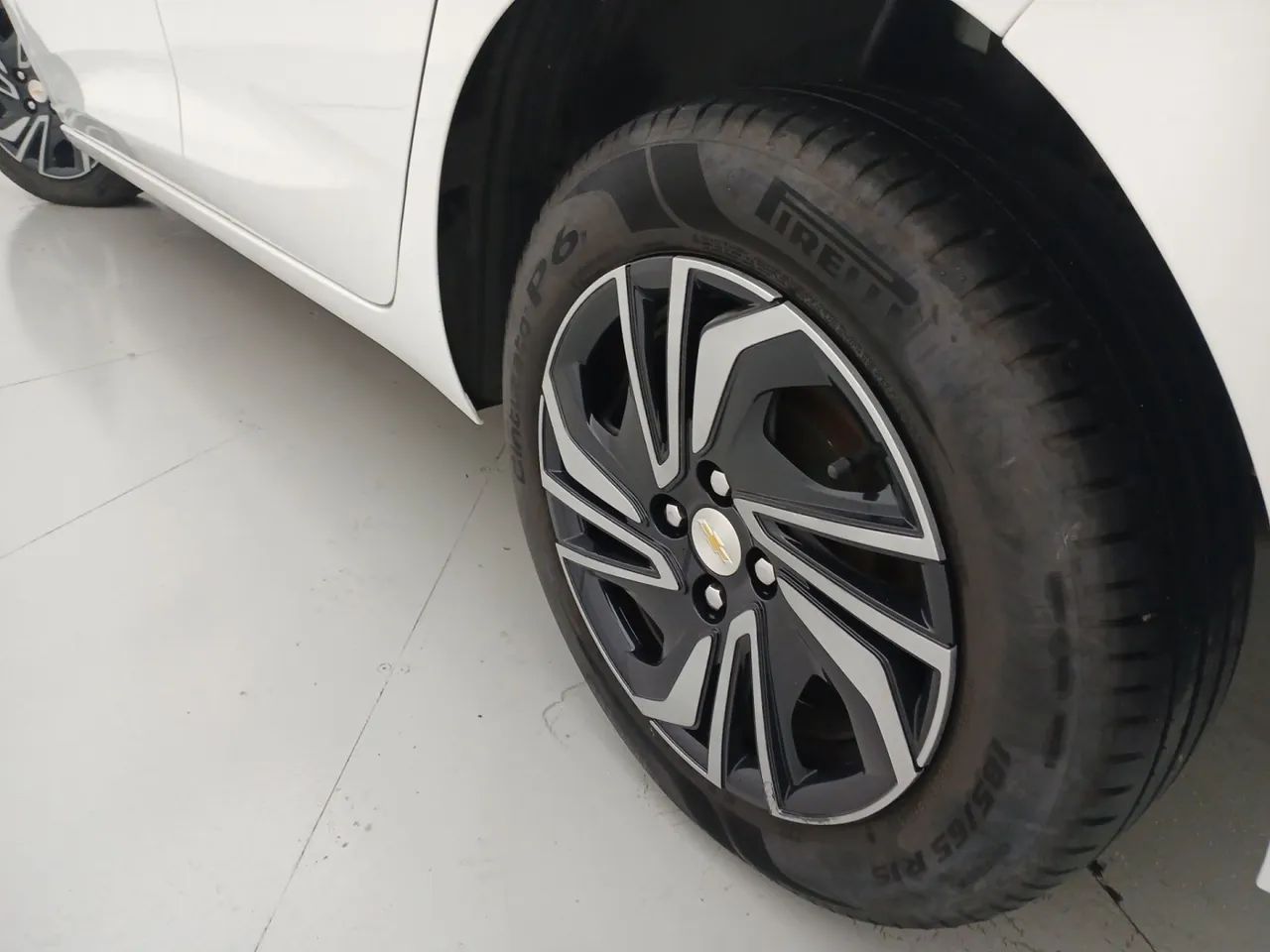 Chevrolet Onix Hatch 1.0 12V Flex Mec. 4P, foto 12 de 18