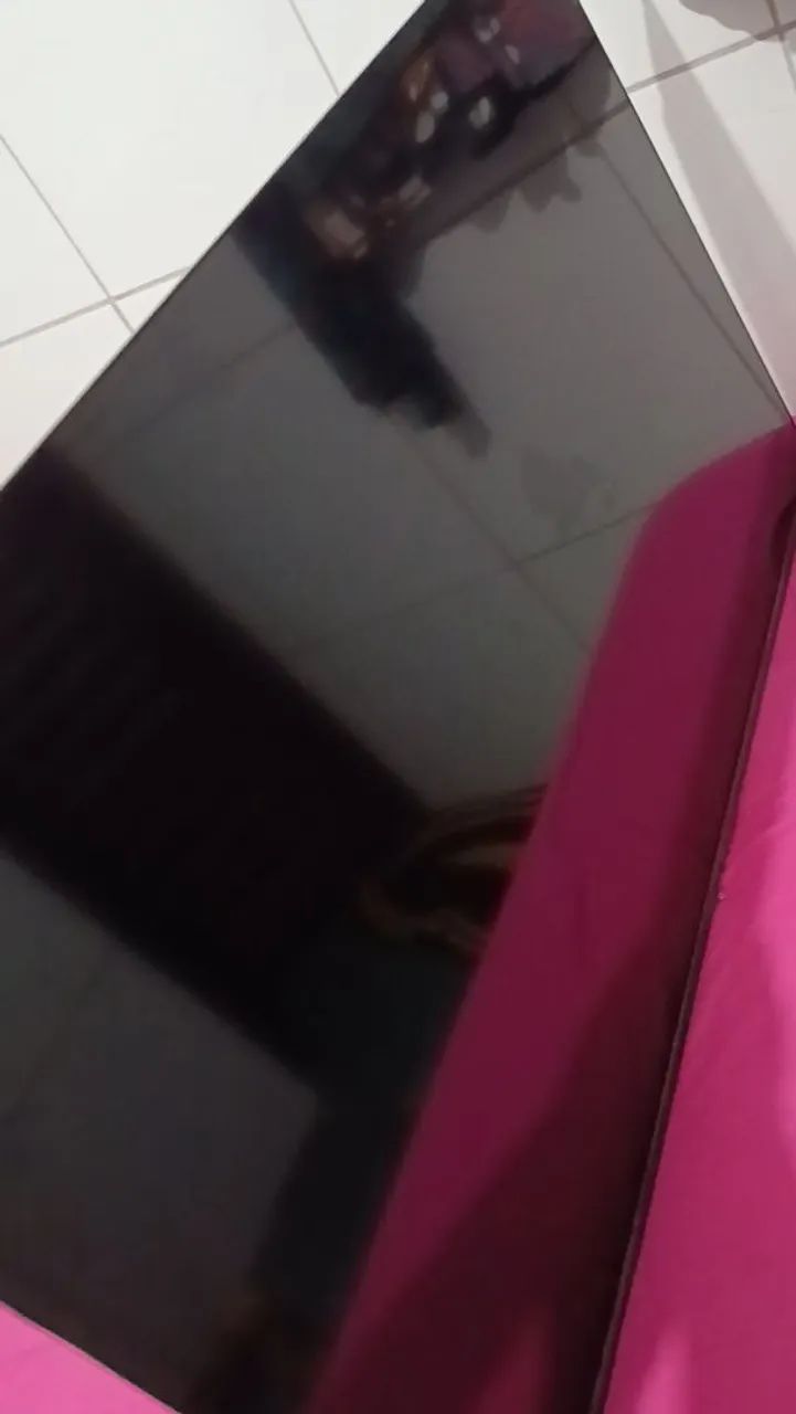 Vende se tv TCL semi nova  - Foto 4