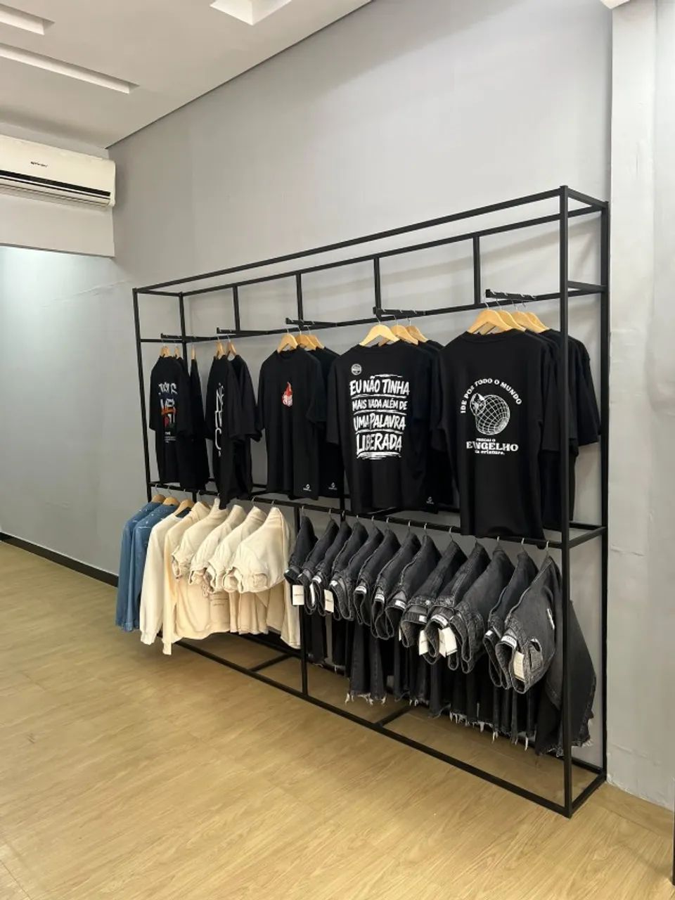 4 Araras modelo industrial para loja de roupas  - Foto 4