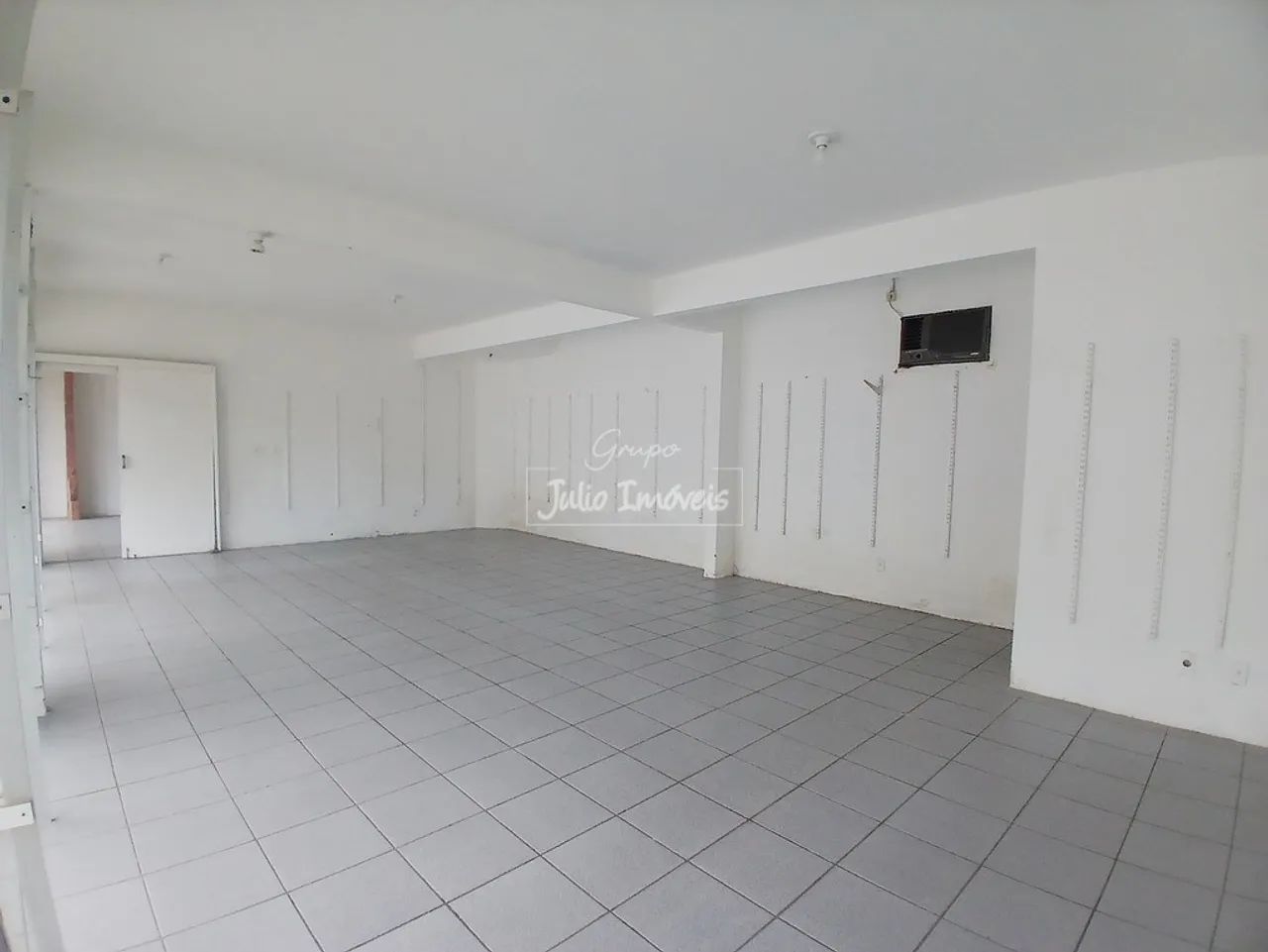 Sala térrea na Bairro Azambuja. - Foto 4