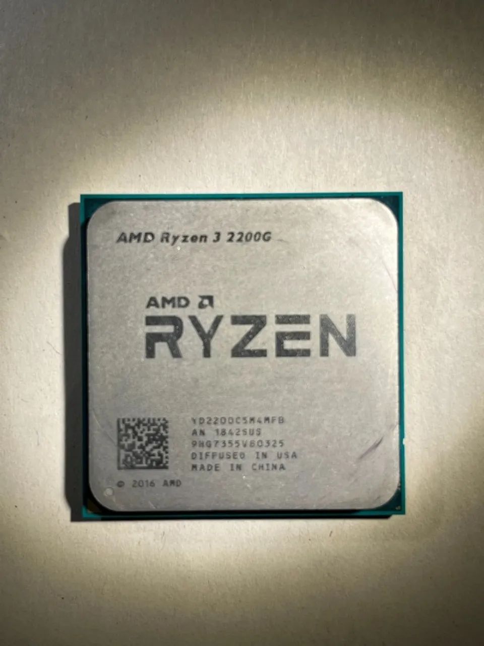 Processador AMD Ryzen 3 2200G com Radeon Vega Graphics (3.50 GHz) Sem Cooler