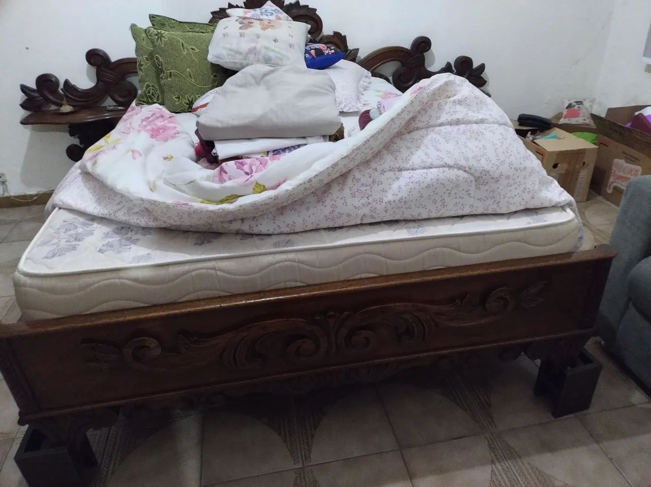 Cama Casal de Madeira trabalhada  - Foto 2