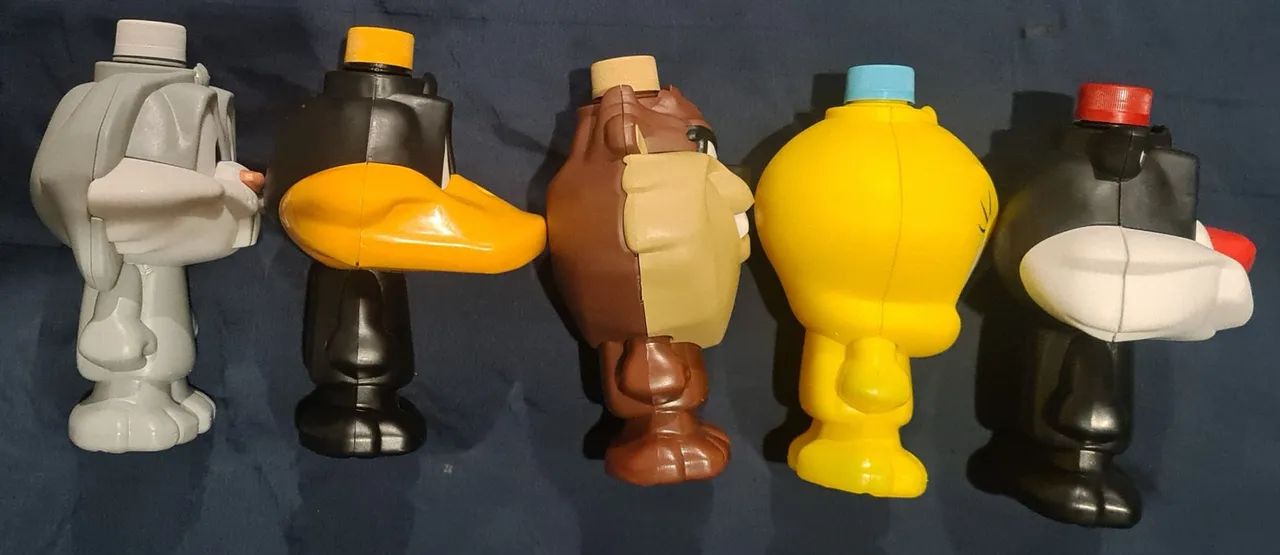 Coleção Completa Garrafas Squeeze 3D Looney Tunes Giraffas - Foto 3