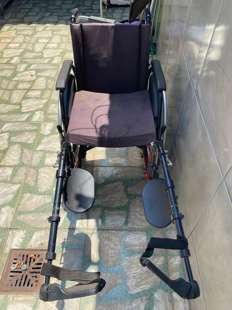 Cadeiras de roda e de banho. - Foto 4