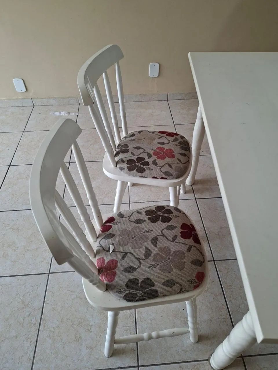 Mesa madeira 4 cadeiras - Foto 2