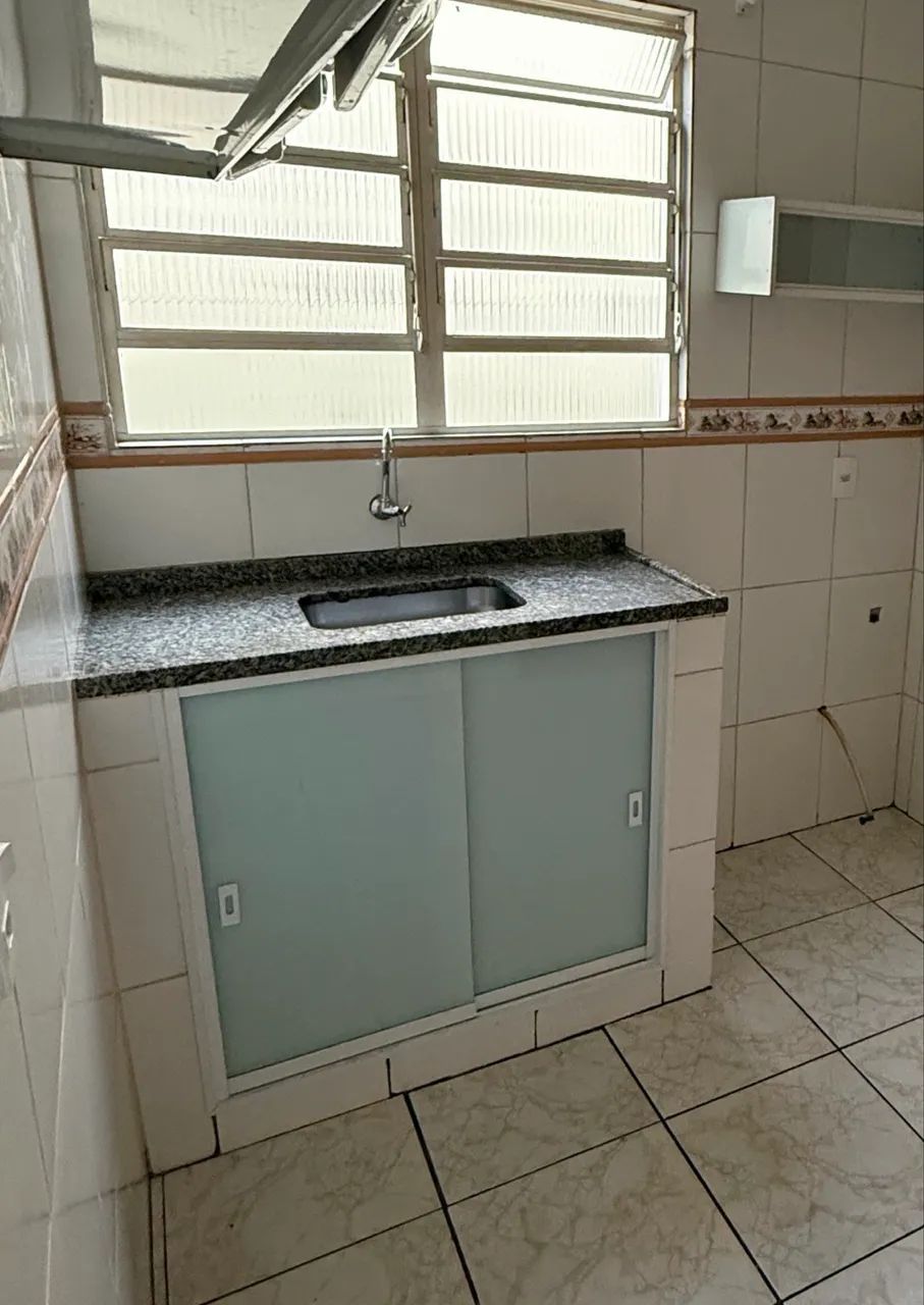 Pia de Granito com Cuba Inox - Excelente Estado