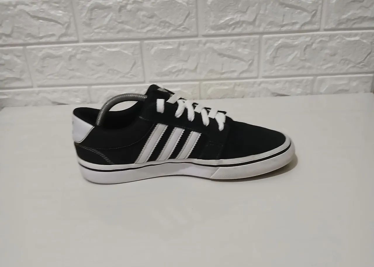 Tênis Adidas Seeley Core Black / Cloud White - Foto 2