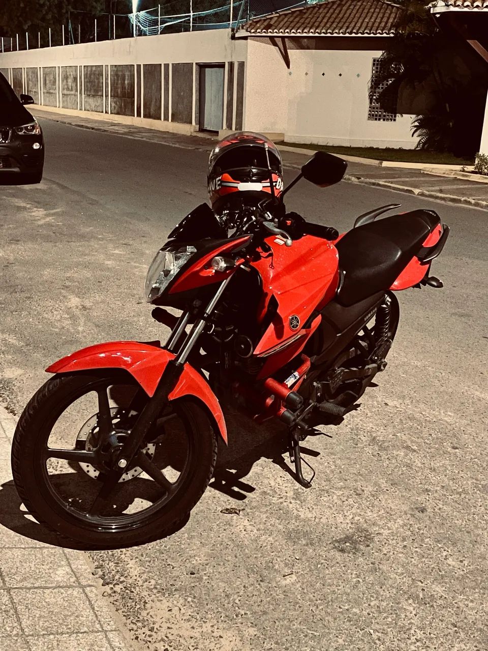 Fazer 150 vermelha