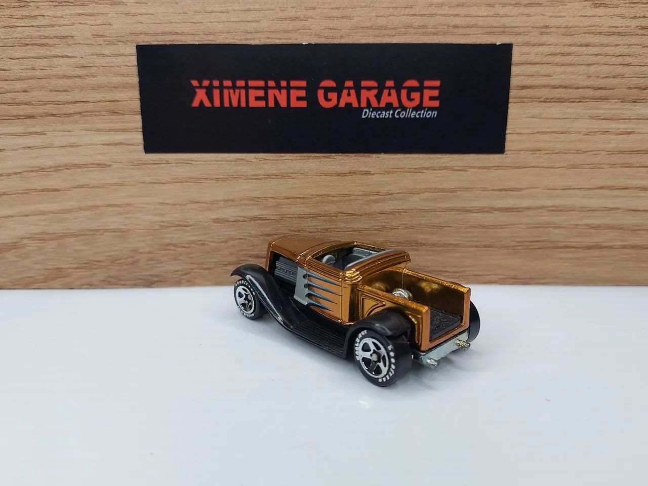 Hot Wheels Classics Series 2 Hooligan  - Foto 2