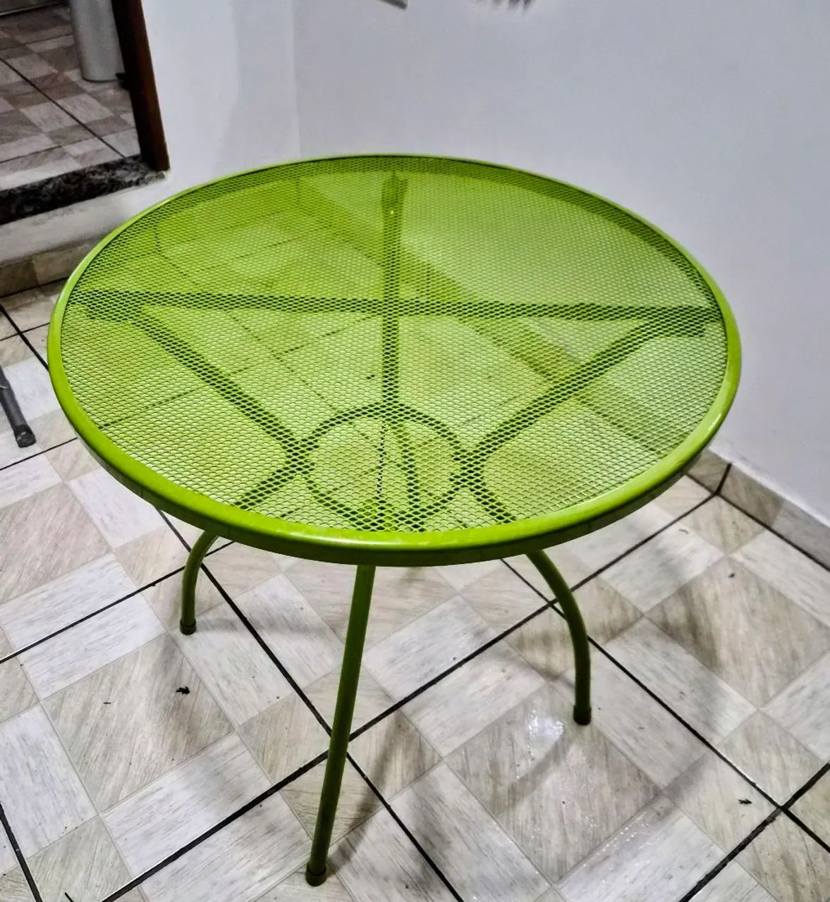 Mesa de metal R$ 90