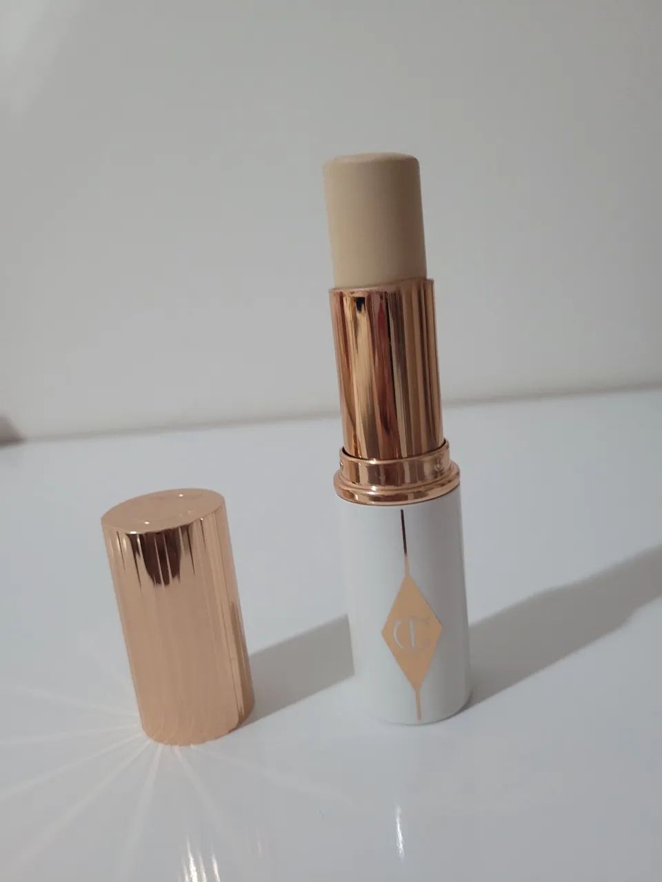 UNREAL SKIN SHEER GLOW TINT - CHARLOTTE TILBURY  - Foto 3
