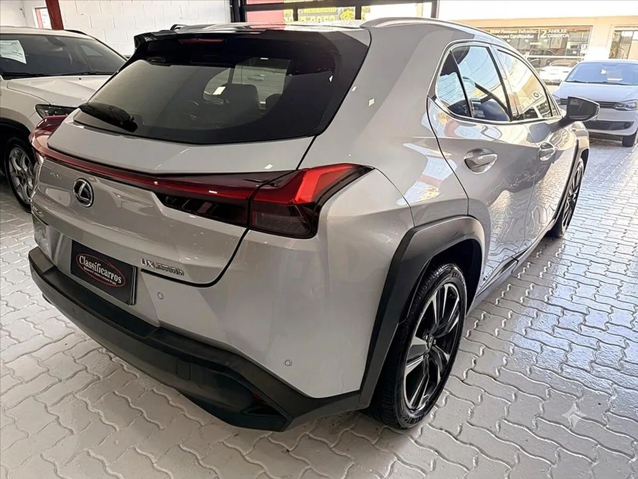 Lexus UX-250h Dynamic 2.0 16V Aut.(hybrid), foto 2 de 15