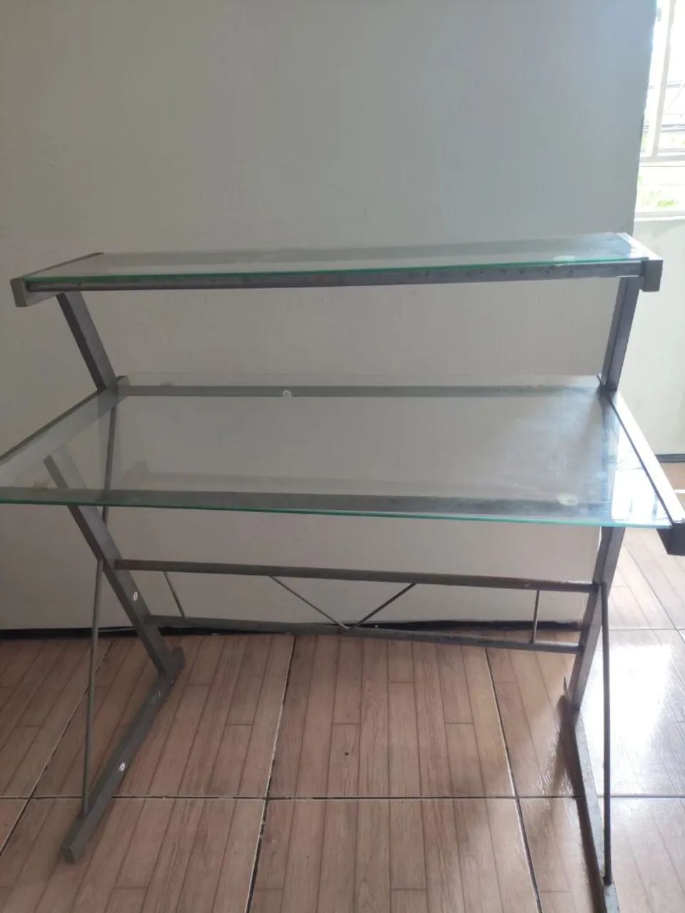 Mesa de vidro 444717548301854720