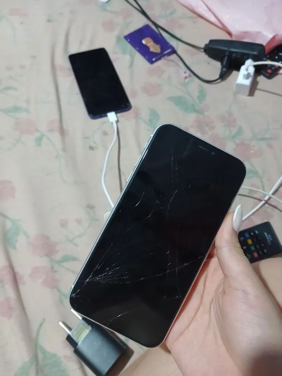 Vendo iPhone XR semi novo  - Foto 2