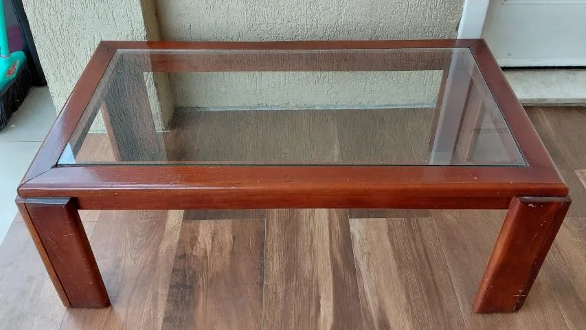 Mesa de Centro em Madeira com Tampo de Vidro - Foto 2