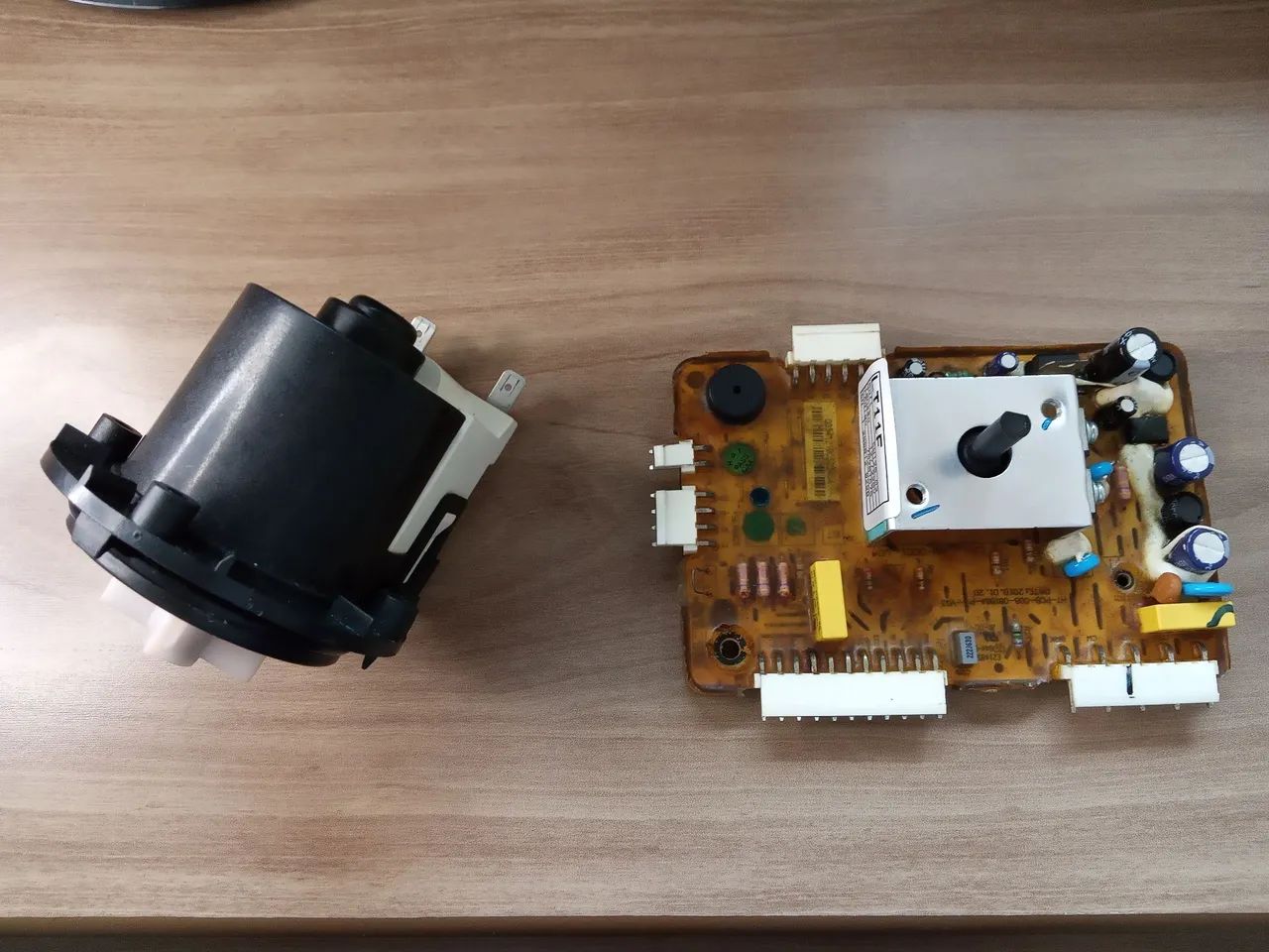 Placa de potência + Bomba de Drenagem Eletrolux  - Foto 2