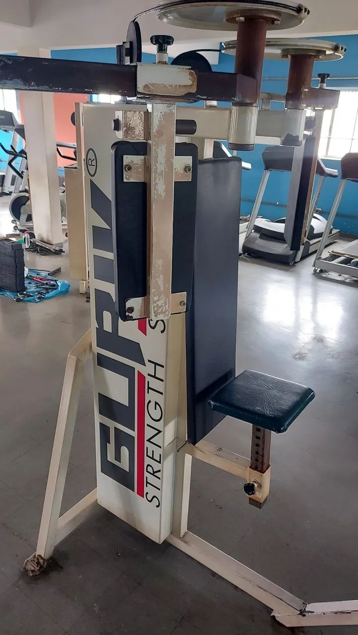 Máquina de musculação Peck Deck - Foto 4