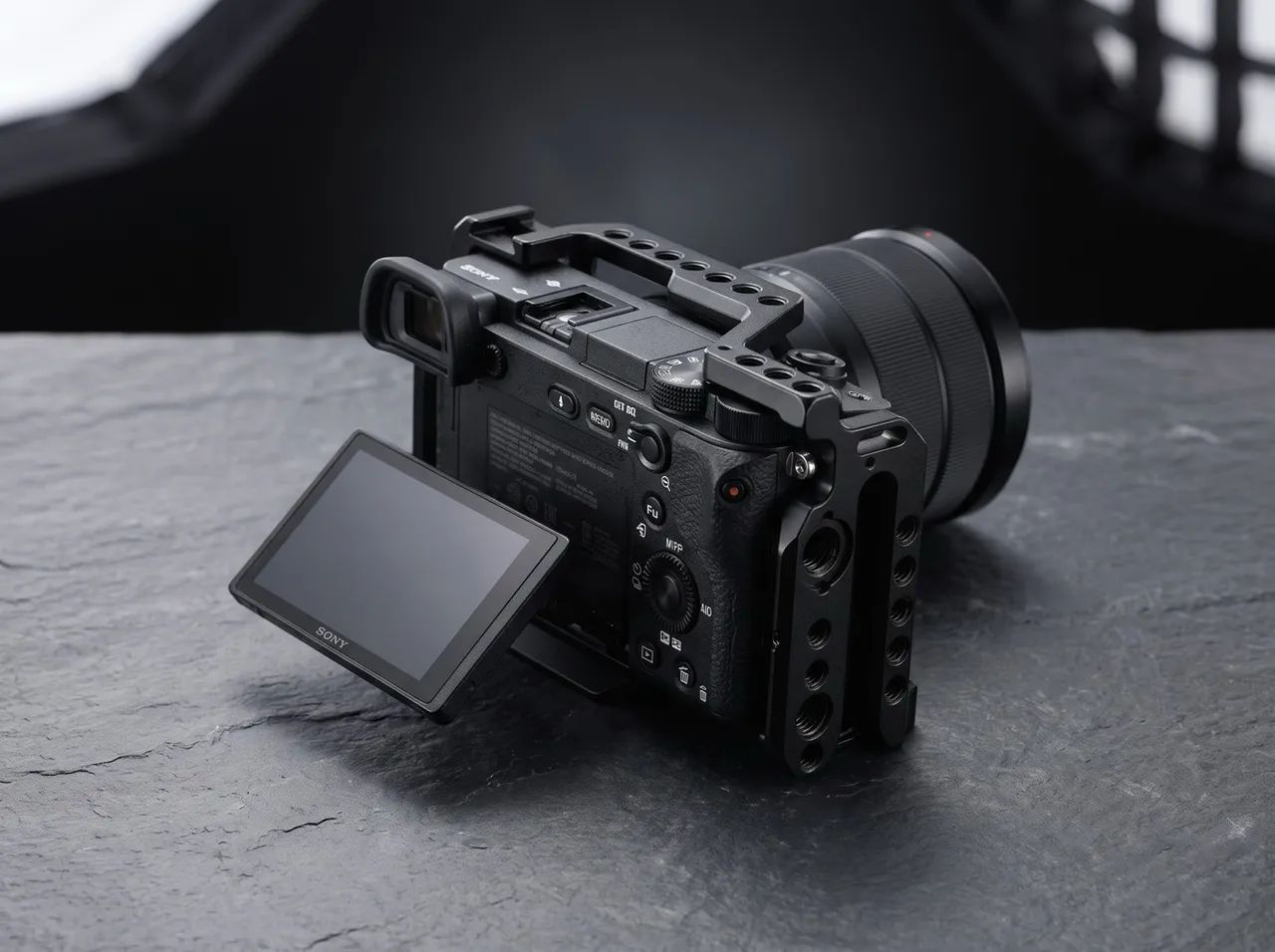Câmera Sony a6300+cage+beterias  - Foto 2
