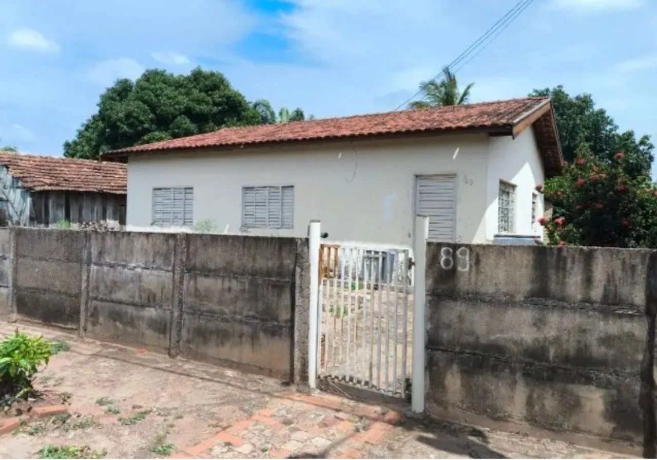 01 casa e 02 terrenos ( ler anúncio)