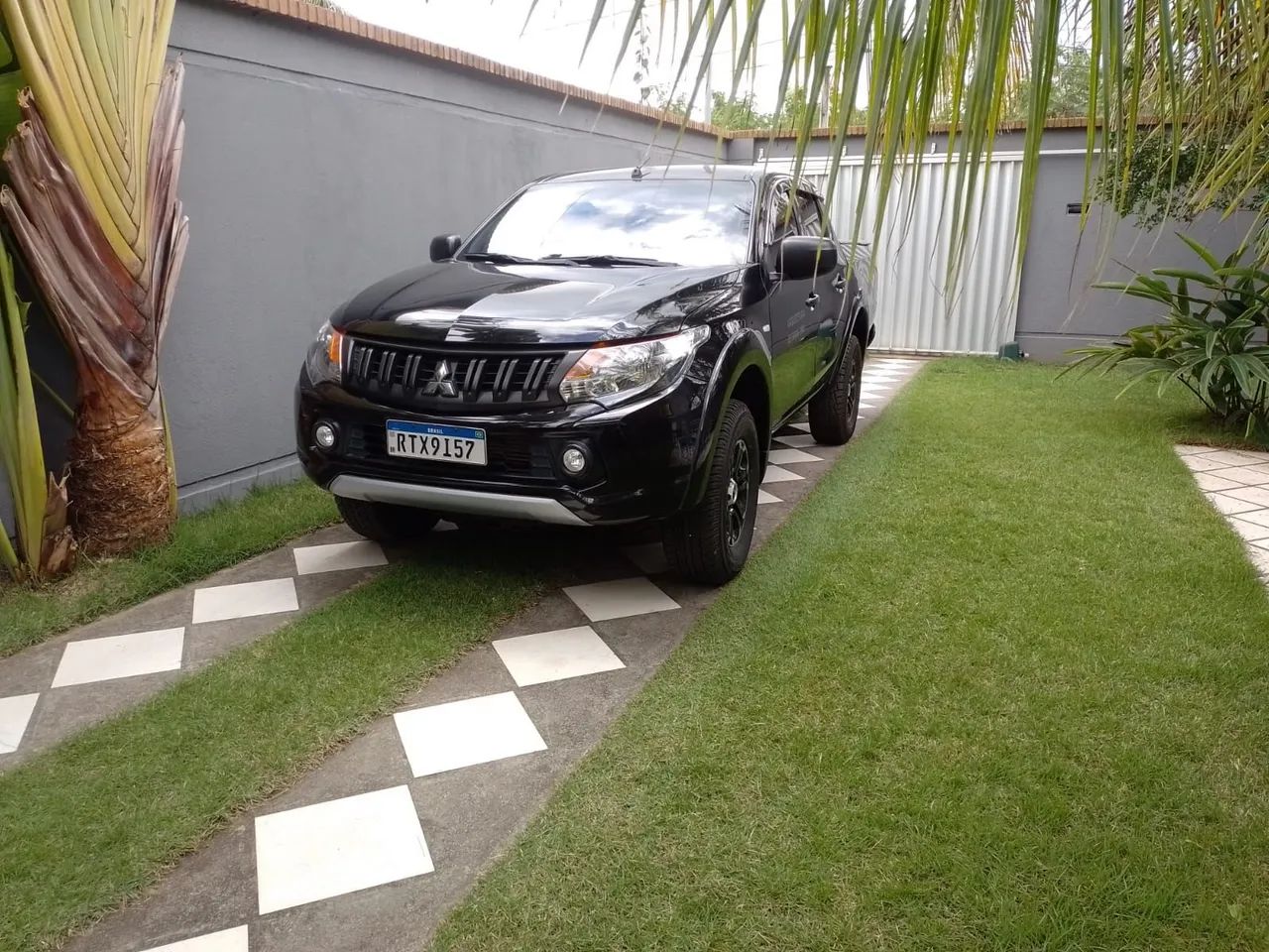 Mitsubishi L200 2023