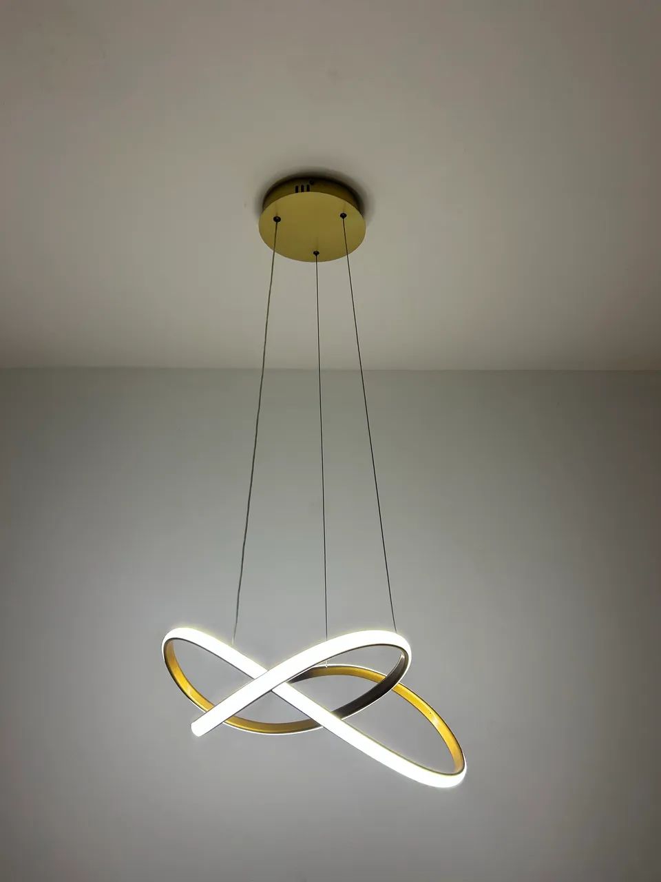 Lustre dourado