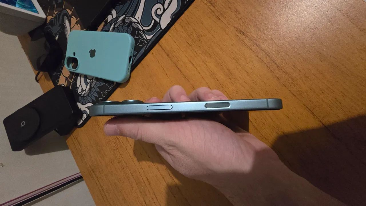 Apple iphone 16 verdade acinzentado, acompanha caixa com cabo película aplicada e capinha  - Foto 4